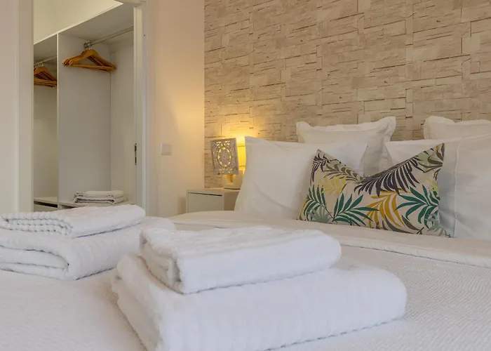 Дом отдыха Little Townhouse Фуншал