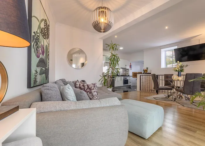 Little Townhouse * フンシャル