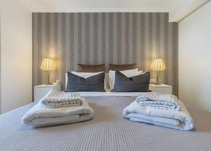 Little Townhouse * フンシャル