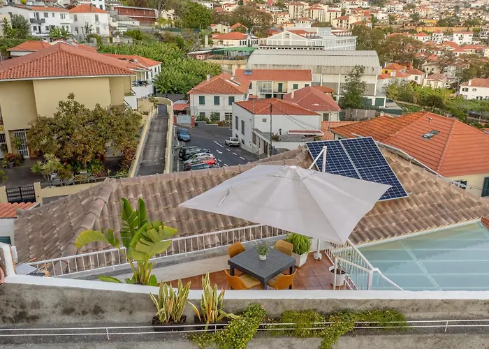 Little Townhouse * フンシャル